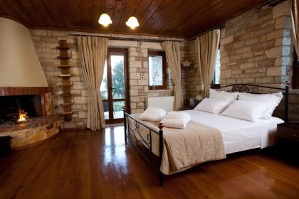 domatio suite apo petra rodavgi