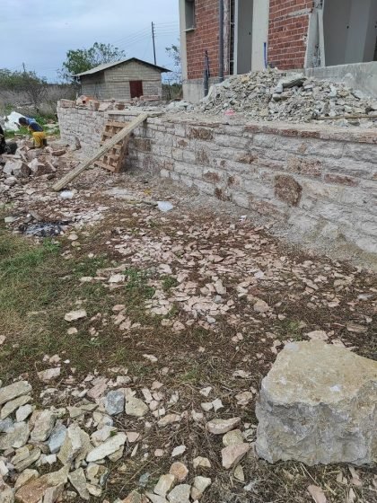 κατασκευη τοιχίου με πετρα πρέβεζα (10)