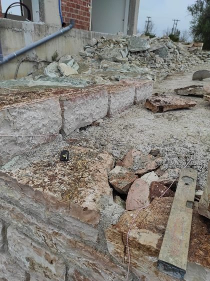 κατασκευη τοιχίου με πετρα πρέβεζα (11)