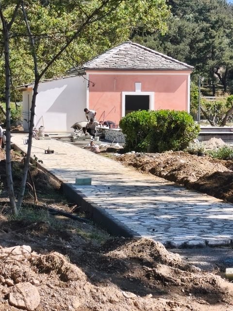 μεγαλο πετρινο πλακοστροτο