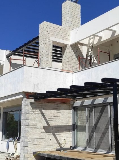 πετρινες επενδυσεις πελεκιμενη πετρα ευθεία