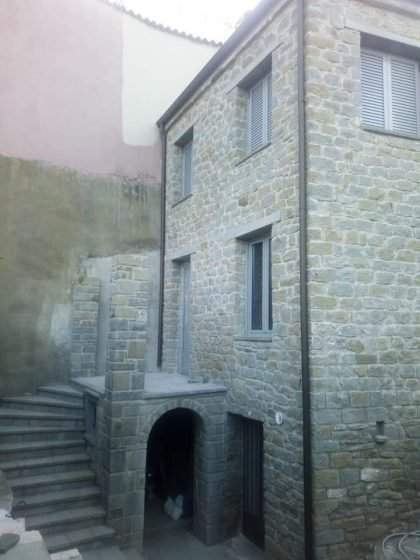 σπιτι πετα ολοκληρομενο πετροκτιστο